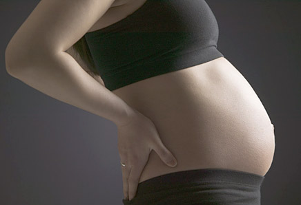 Lombalgia e hérnia de disco atingem 90% das grávidas