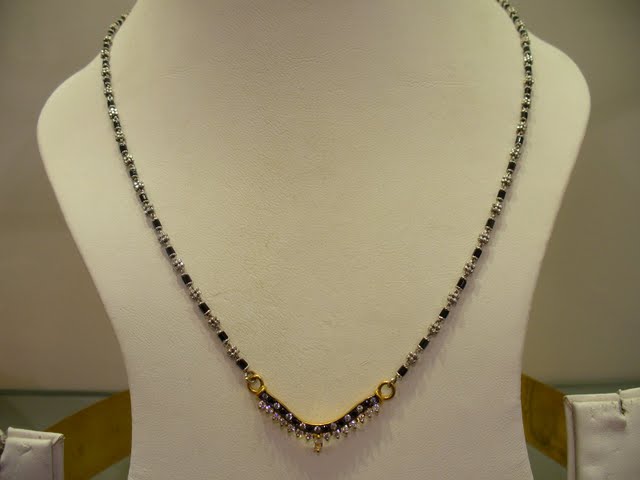 Nallapusalu (Black Beads) with Diamond Pendants