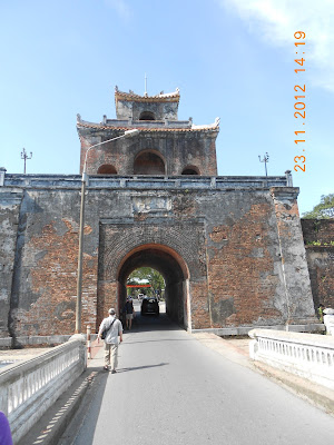 La entrada a la ciudad vieja de HUE.
