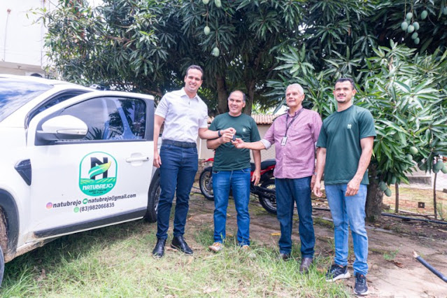 Vice-governador Lucas Ribeiro visita cooperativa em Bananeiras e oficializa entrega de investimentos