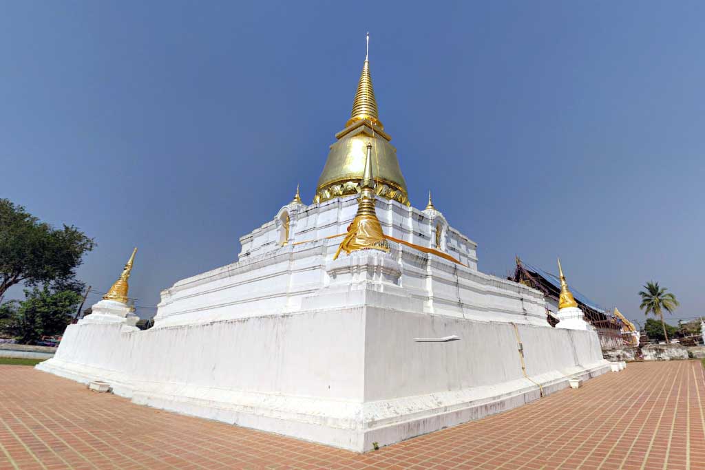 Wat Phra Borommathat Thung Yang