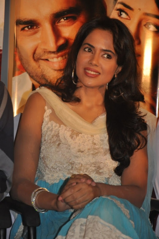 Bollywood Actress Sameera Reddy Latest Spicy Stills Pics hot images