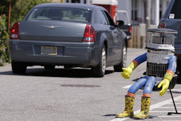 "Hitchbot" الروبوت الذي "وثق" في البشر و كانت نهايته مأساوية ! 