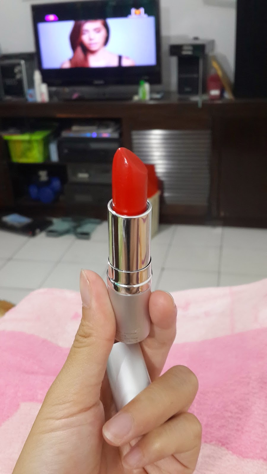 Red lipstick stain Review Revlon Living Lipstick Red 