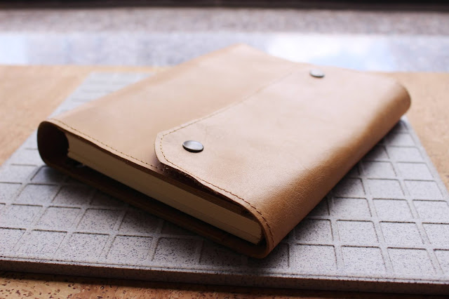 AMLeatherCrafts, AMLeatherCrafts etsy, AMLeatherCrafts review, AMLeatherCrafts blog reviews, AMLeatherCrafts notebook, leather binder a5, leather ring binder etsy, leather gift ideas