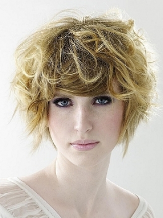 Short messy hairstyles