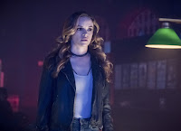 Danielle Panabaker in The Flash Season 4 (9)