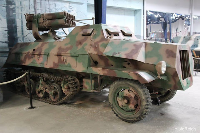 SDKFZ 4/1 Panzerwerfer 42 au musee de Saumur