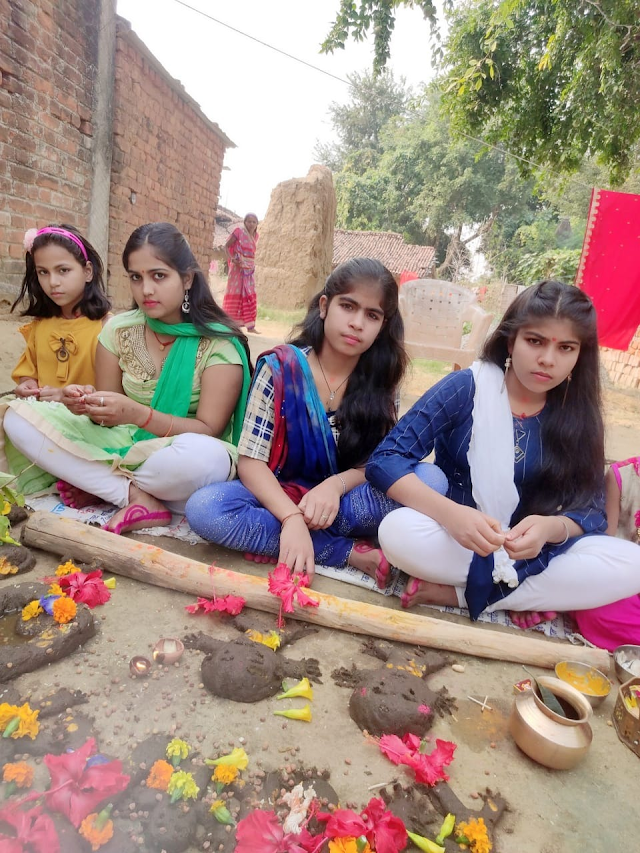 भाई को तिलक लगाकर बहनों ने धूमधाम से मनाया भैया दूज का त्योहार Report Brajesh Panday