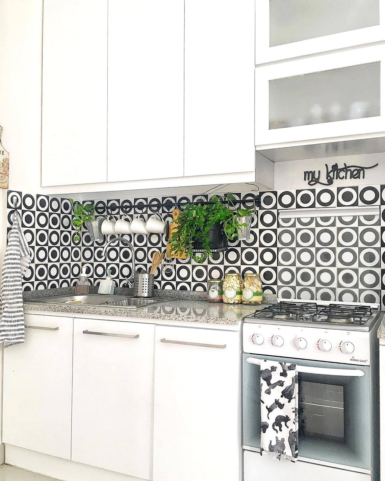 40 Motif Keramik Dinding Dapur Minimalis Modern yang 