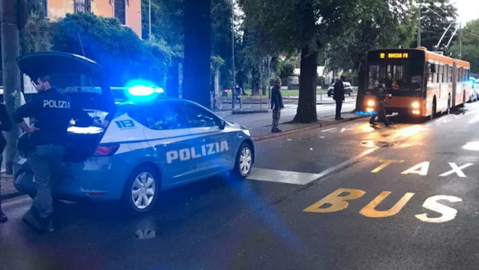 Milano, accoltellato sul bus: morto 30enne