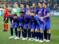 F. C. BARCELONA. Temporada 2021-22. André Ter Stegen, Clément Lenglet, Eric García, Óscar Mingueza, Sergio Busquets, Nico González. Memphis Depay, Gavi, Ansu Fati, Frenkie De Jong, Jordi Alba. FC DINAMO KYIV 0 F. C. BARCELONA 1. Martes, 02/11/2021, 21:00 horas. Liga de Campeones de la UEFA, fase de grupos, Grupo E, jornada 4. Kiev, Ucrania, estadio NSC Olimpiyskiy: 31.378 espectadores. Árbitro: Ovidiu Haţegan, Rumanía; VAR: Marco Di Bello, Italia. Entrenadores: Dinamo Kiev: Mircea Lucescu; Barcelona: Sergi Barjuán. Goles: 70’, Ansu Fati.