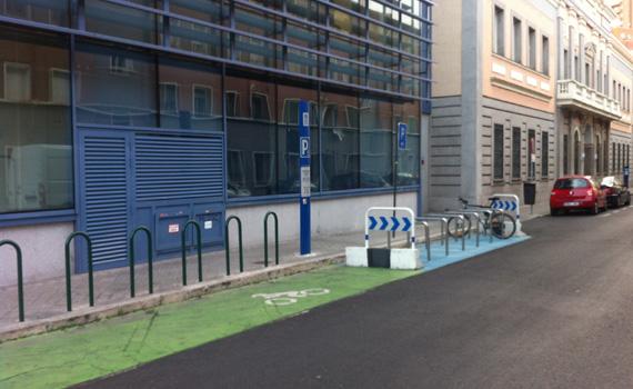 Así deberían ser todos los aparcamientos de bicicletas en Madrid