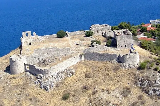 Ολοκληρώθηκε για το κάστρο του Άστρους η μελέτη - Στα σχέδια η ανάδειξη της έπαυλης του Ηρώδη του Αττικού