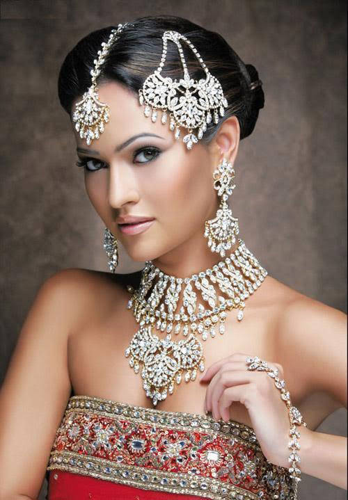 bridal makeup indian. DRAMATIC WEDDING MAKEUP