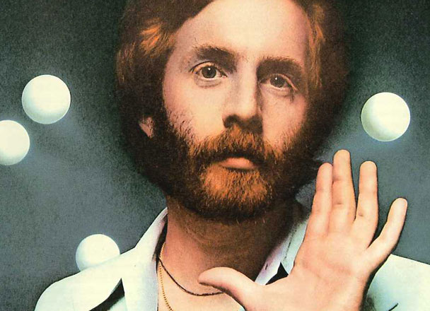 Biodata Andrew Gold