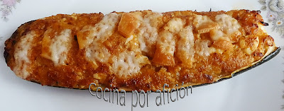 calabacín relleno de atún y huevo