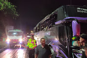 Polres Sawahlunto Lakukan Pengamanan dan Evakuasi Penumpang Bus Pariwisata yang Terbakar