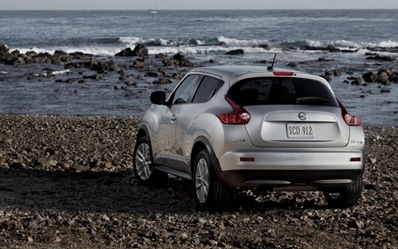 2013-Nissan-Juke-left-rear