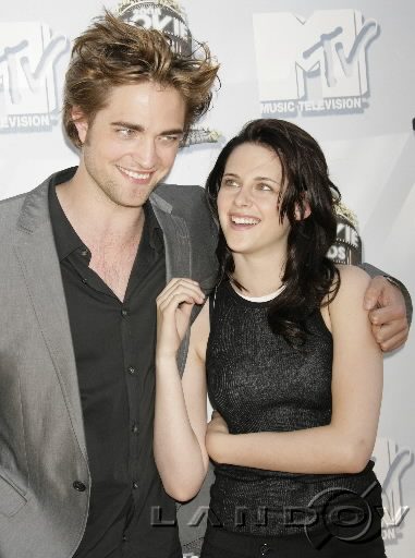 kristen stewart and robert pattinson. kristen stewart and robert