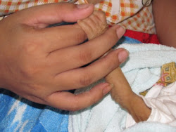Give me your hand mum