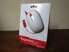Microsoft Express Mouse masih di dalam kemasan