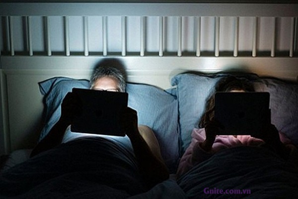 Khi đã đi ngủ, tốt nhất không dùng thiết bị điện tử
