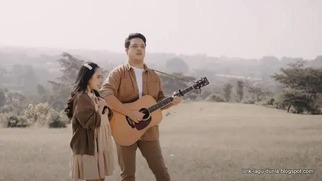 Lirik Lagu Aviwkila - Juni dan Terjemahan