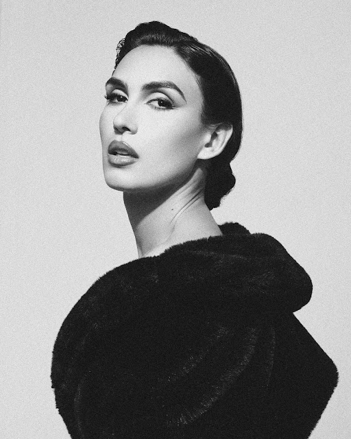 Isabella Santiago – Most Beautiful Venezuela Transgender Model in Black and White Photoshoot Poses