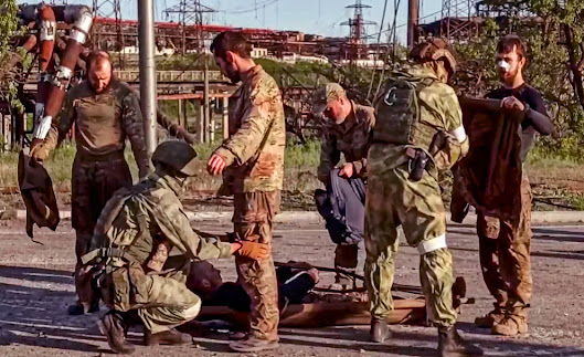 Pena de muerte o intercambio de prisioneros: Qué les espera a los ucranianos que se rindieron en Mariupol