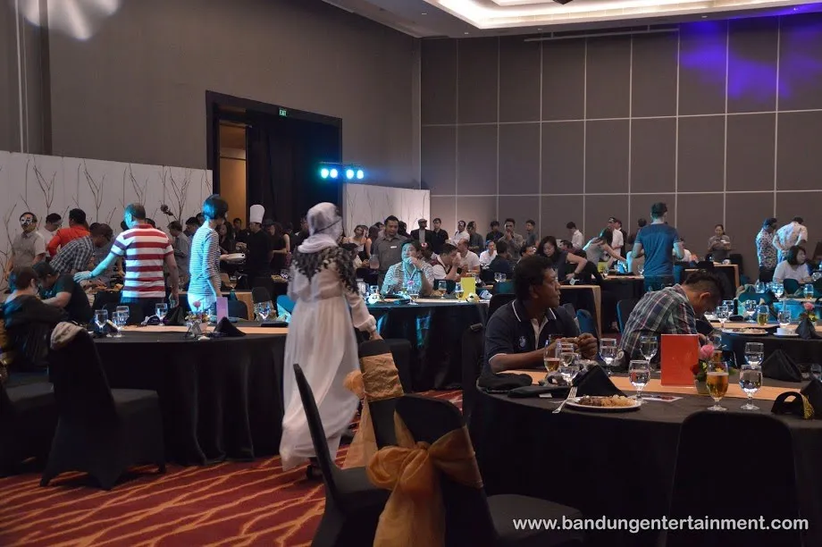 Bandung entertainment, event organizer di bandung, event gala dinner di hilton hotel bandung, libherr masquerade night 2016, jasa eo bandung