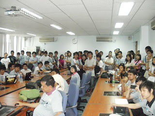 Make FLOSS Software Speak Your Language audience,  BarCamp Yangon 2011