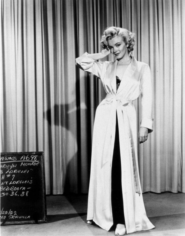 Marilyn Monroe, costume test for Gentlemen Prefer Blondes, 1952.  Marilyn  monroe costume, Marilyn monroe fashion, Gentlemen prefer blondes