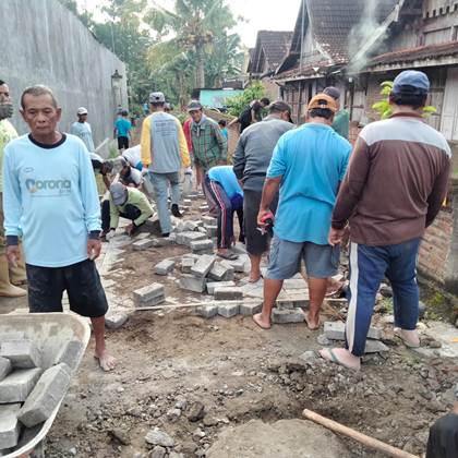Pavingisasi Jalan Dusun Kedungmiri Desa Sambirejo Kecamatan Matingan Dalam Berita Sinar Ngawi