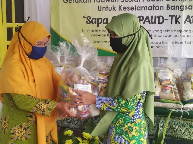 Rini Lestari Beri Honor Rp500,000 Saat Hari Jadi Aisyiyah ke-103 di Merauke