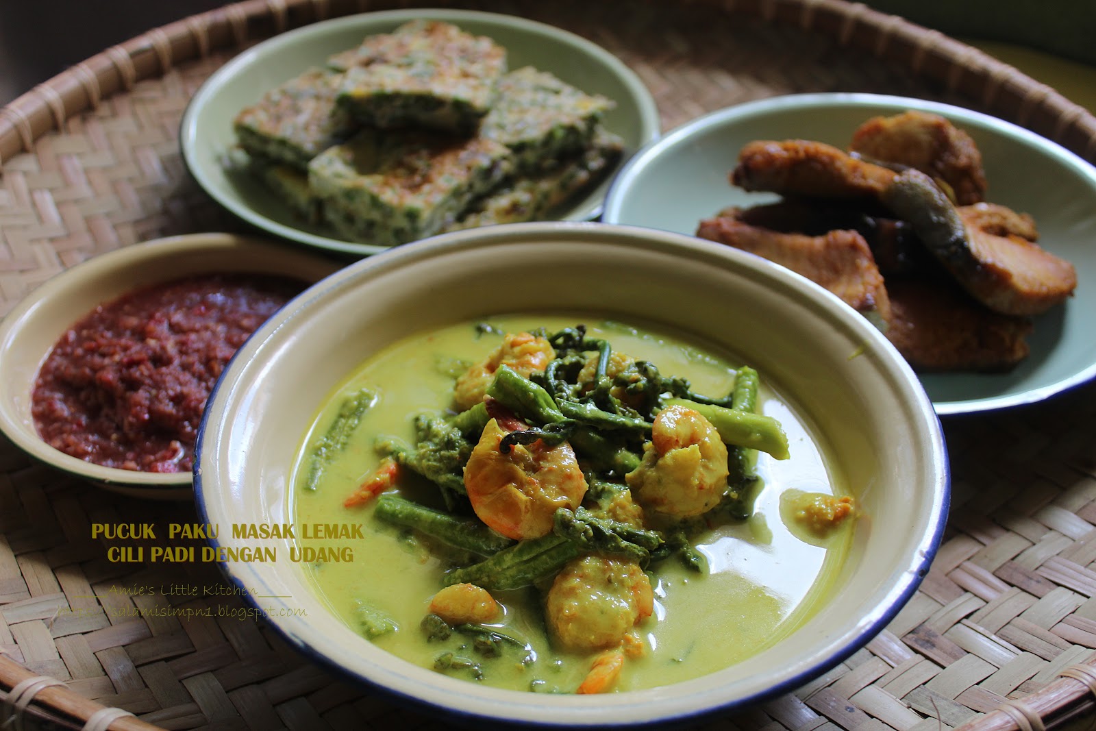 Pucuk Paku Masak Lemak Tempoyak Cili Padi dengan Udang ...