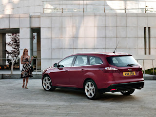 2012-Ford-Focus-17