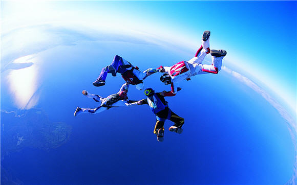 Sky Diving Adventure Wallpaper