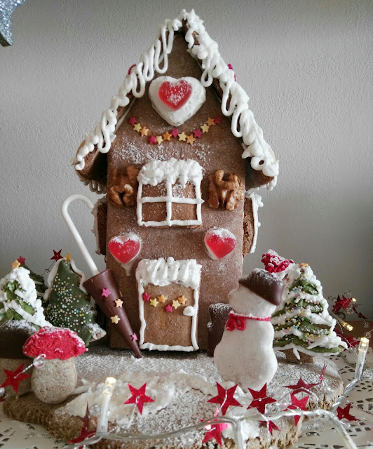 Weihnachtsbastelei Lebkuchenhaus