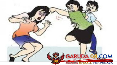Dua Wanita Dilaporkan ke Polres Sampang atas Dugaan Pengeroyokan