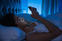 Sering Tidur Larut Malam Sambil Main Handphone, 4 Perubahan Ini Akan Terjadi Pada Tubuhmu