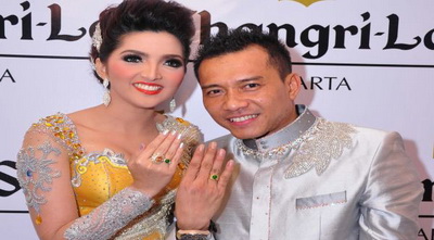 busana akad nikah anang dan ashanty