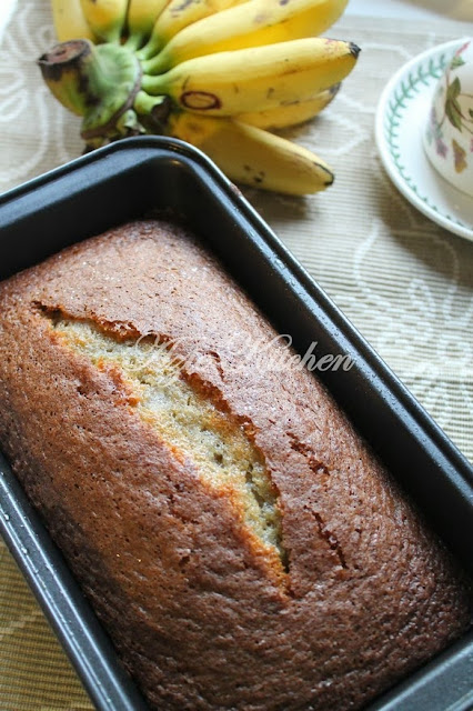 Kek Pisang Yang Sangat Lembab - Azie Kitchen