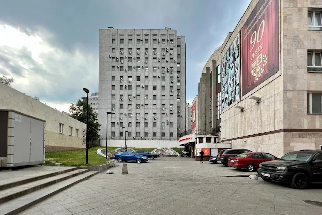 Пушечная улица, улица Рождественка, дворы