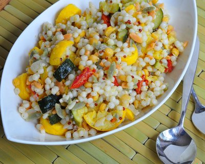 Israeli Couscous Salad with Yellow Squash & Sun-Dried Tomatoes, another easy summer salad ♥ AVeggieVenture.com. Great for Meal Prep. Vegan. Pretty Colors.