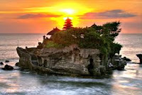 Pesona Tanah Lot Bali Indonesia