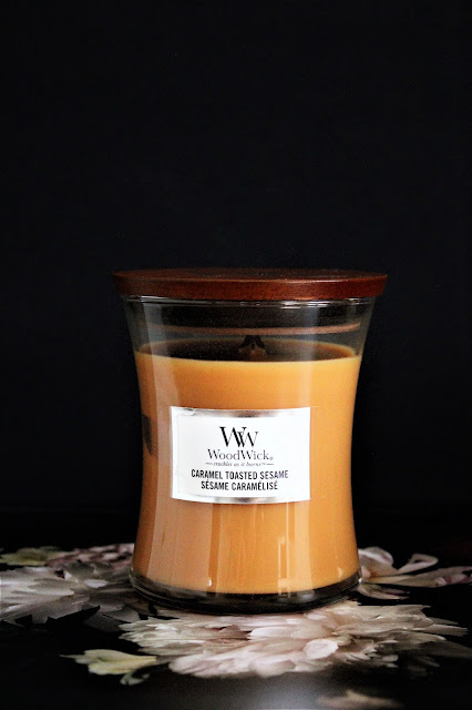 woodwick sésame caramélisé, bougie woodwick sésame caramélisé, bougie parfumée woodwick sésame caramélisé, caramel toasted sesame woodwick candle, woodwick caramel toasted sesame candle review, bougie caramel, maple candle, bougie parfumée automne, parfum d'automne, parfum gourmand, avis bougies woodwick, bougie candle, woodwick france, bougie woodwick pas cher, bougie parfumée woodwick, bougie parfumee, bougie mèche en bois