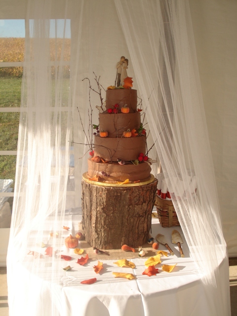 This cake by Kima Konfections was from a rustic farm wedding in Passadena 