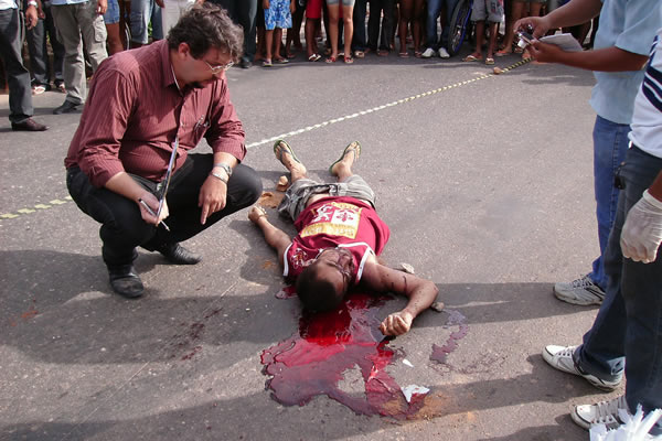 Homem é executado com cinco tiros à queima roupa em Teixeira de Freitas