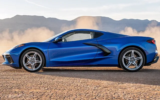 Novo Corvette Stingray C8